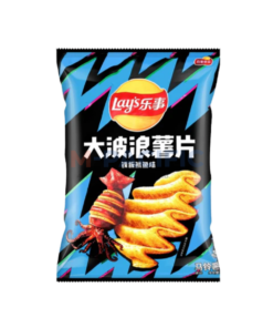 LAYS BIG WAVE ROASTED CHICKEN WINGS FLAVOR 135G 135G - CHINA ORIGIN
